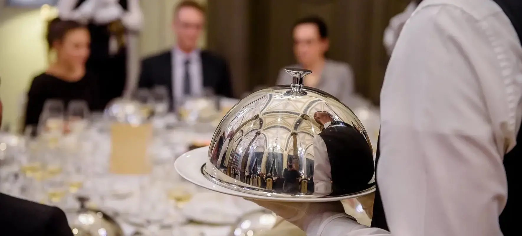1-serving-guests-1770x800